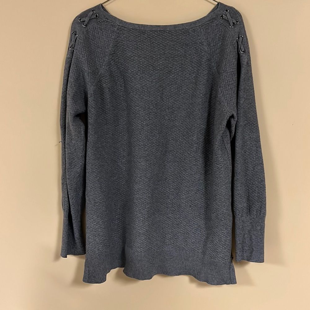 Ricki’s Sweater with shoulder laced